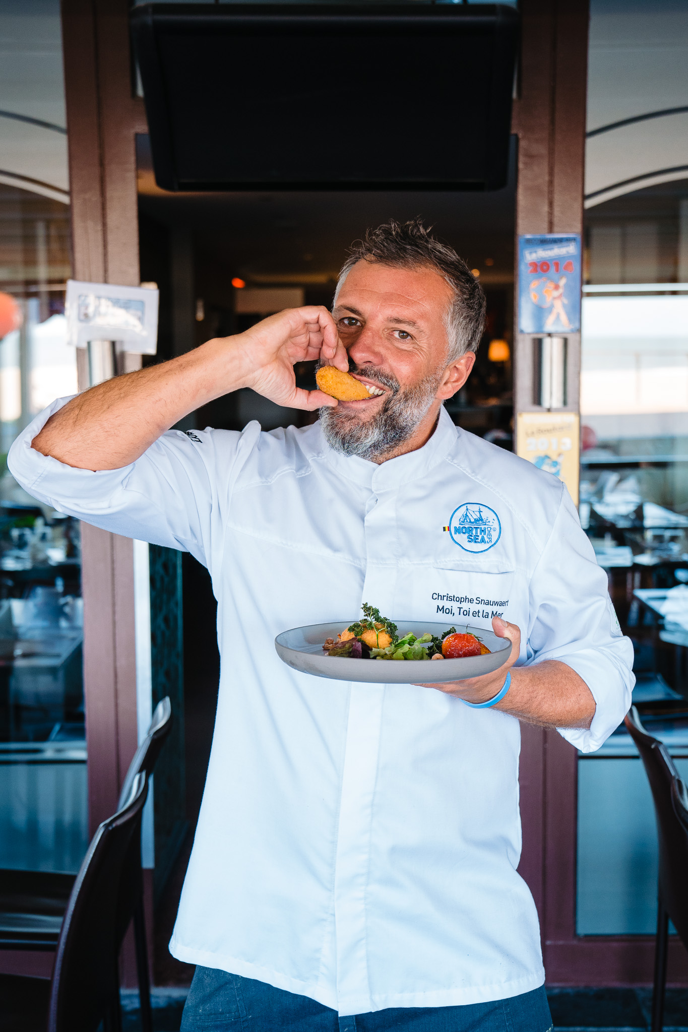 Chef Christophe Snauwaert met een van zijn gerechten